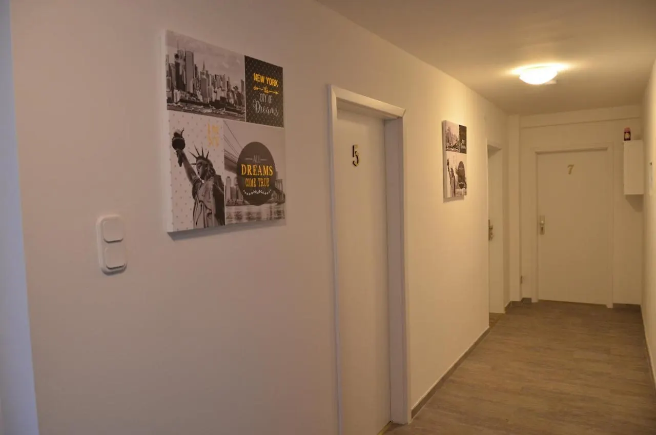 Kleines Bahnhof Hotel Schwandorf in Bayern