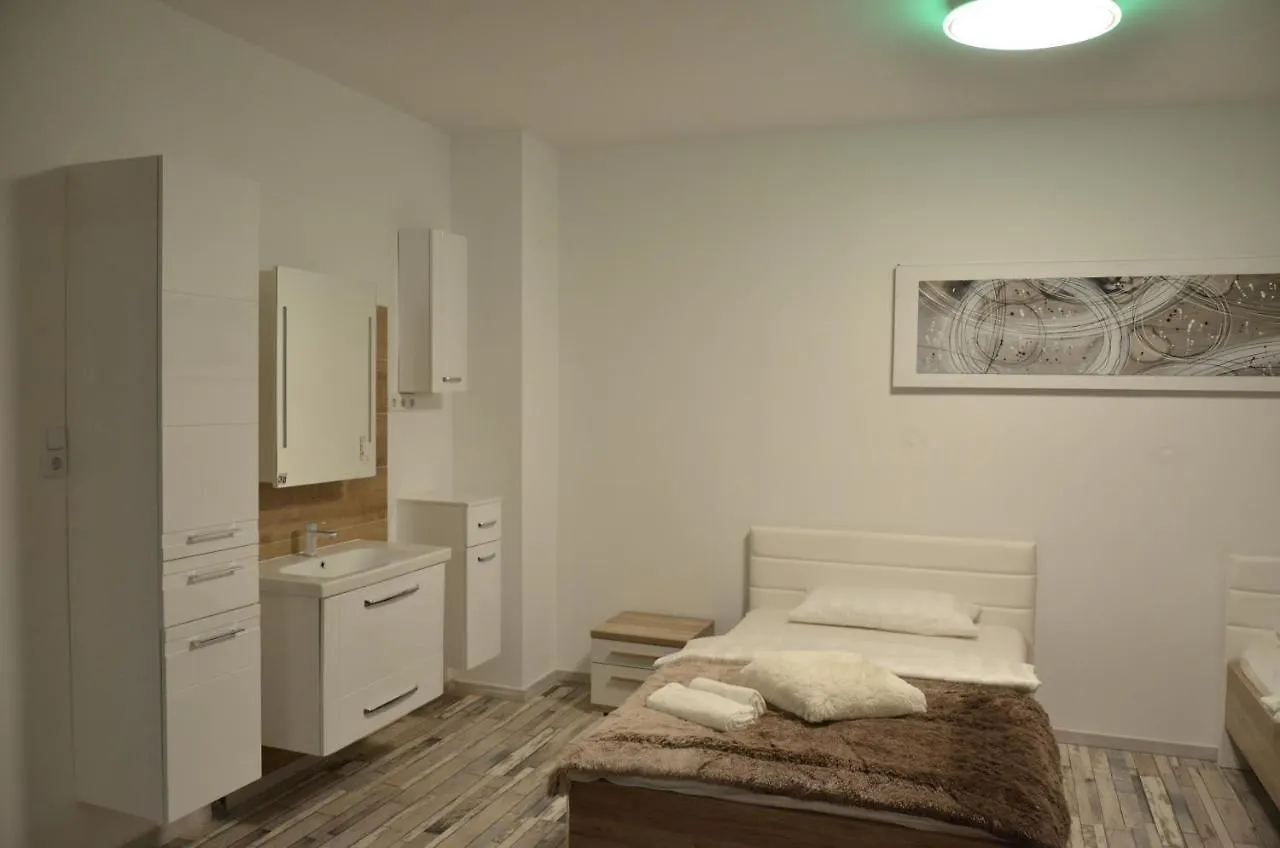Bed & Breakfast Kleines Bahnhof Hotel Schwandorf in Bayern